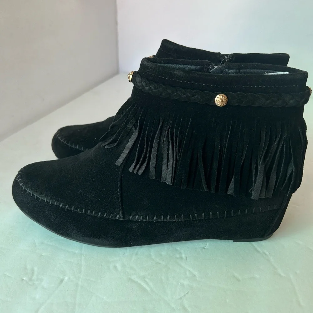 NIB Bella Marie Faux Suede Black Campus Wedge Ankle Boots